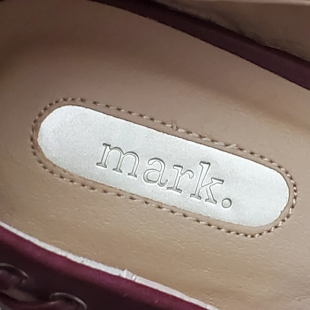 Avon Mark 80s style color blocked women's flats burgundy, taupe size 7